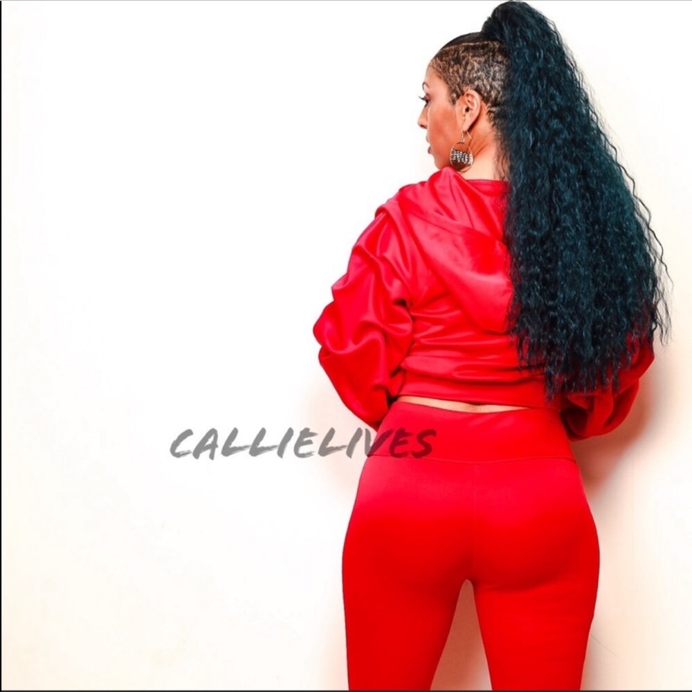 Callie Holiday Pleats Red Puffy Sleeve Legging Set - Picture 3 of 8